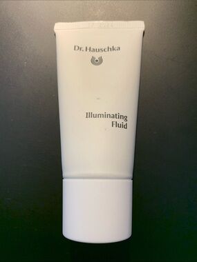 Dr. Hauschka Illuminating Fluid - new
